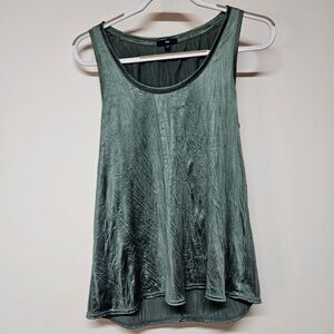 Shiny Metallic Green GAP Tank Size Medium